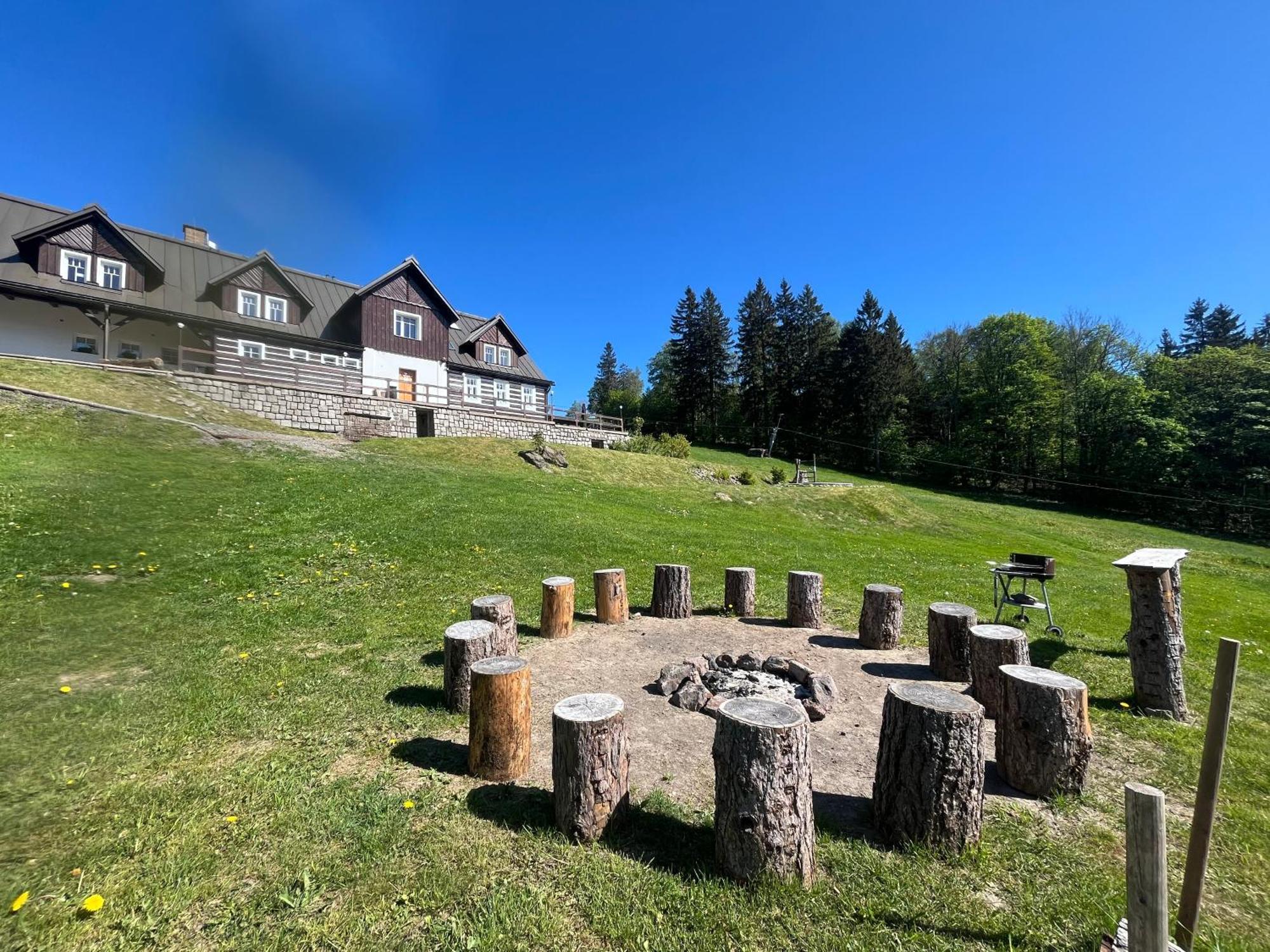 Chata Hubertka Krkonose Vítkovice المظهر الخارجي الصورة